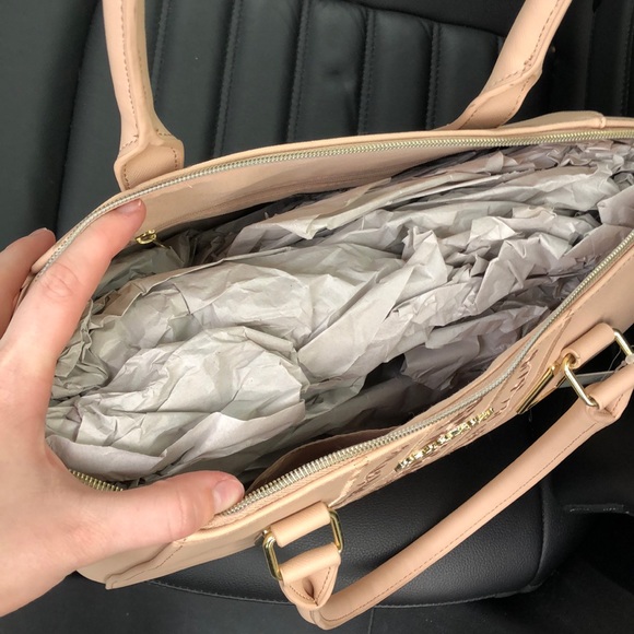 Reaction Kenneth Cole Purse - Picture 2 of 3